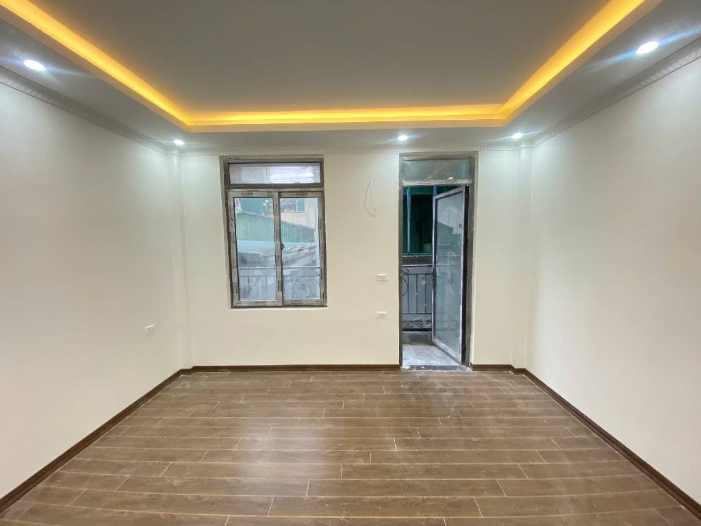 73 Nguyên Trãi 40m 4 tàng, nhà mới ở luôn, sổ vuông, sát ô tô, chỉ 11,5 tỷ - Ảnh 2