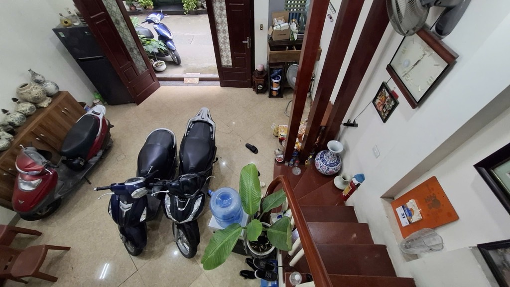 Cần Bán Nhà Quỳnh Mai : Ô TÔ TRÁNH – VỈA HÈ – KINH DOANH SẦM UẤT - 2 MẶT NGÕ TRƯỚC SAU - DÂN XÂY - Ảnh chính