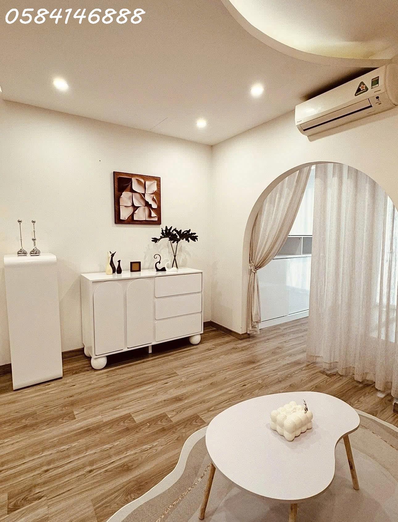 Bán căn hộ Royal City ,  136m² , 3 PN , giá : 13 tỷ , LH 0584146888 biết thêm thông tin căn - Ảnh 1