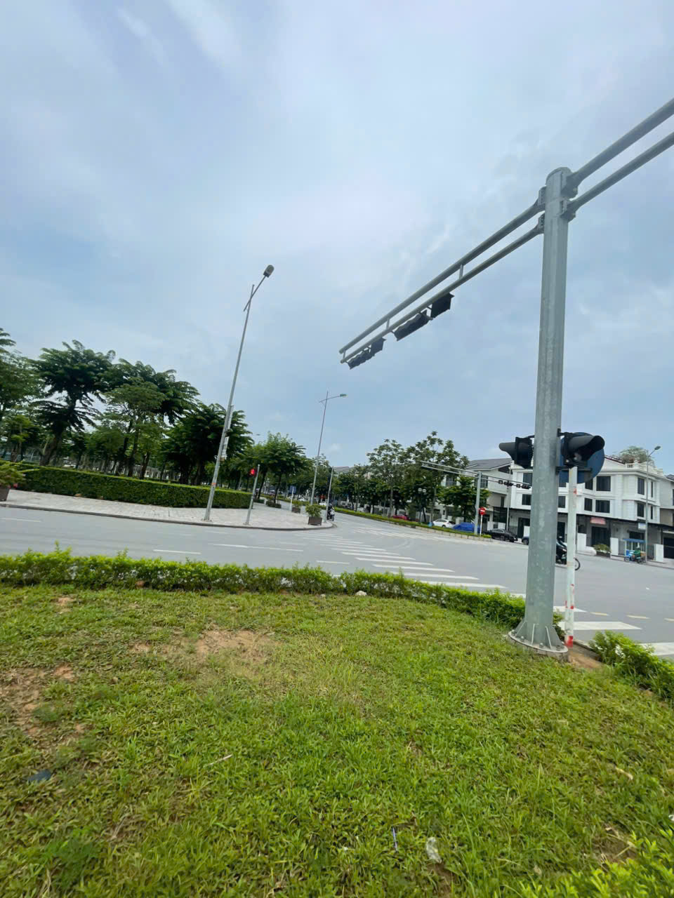 Phân lô liền kề KĐT mới Văn Khê 111m2, 4 tầng, MT8.8m giá 39.5 tỷ - Ảnh 2