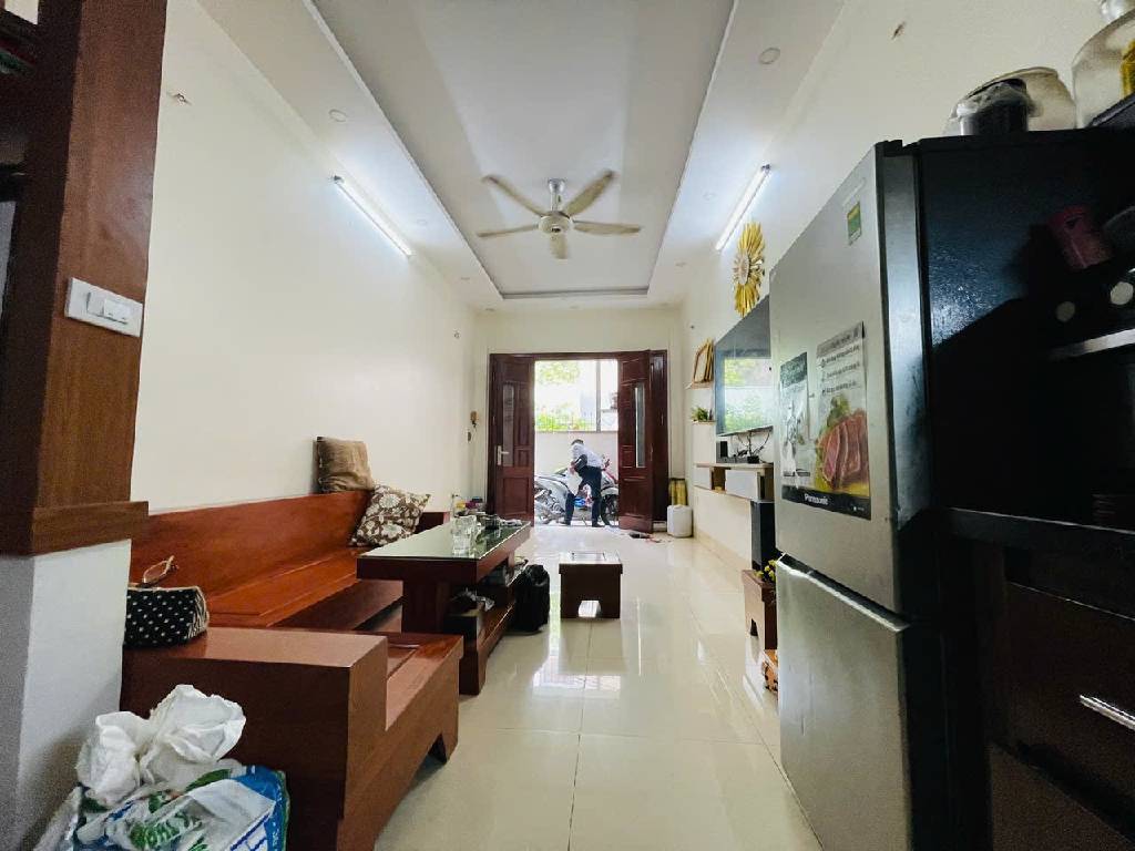 Nhà Cầu Giấy 35m², 6 tầng hiện đại, 2 mặt thoáng – Vị trí trung tâm, giá 8,2 tỷ - Ảnh chính
