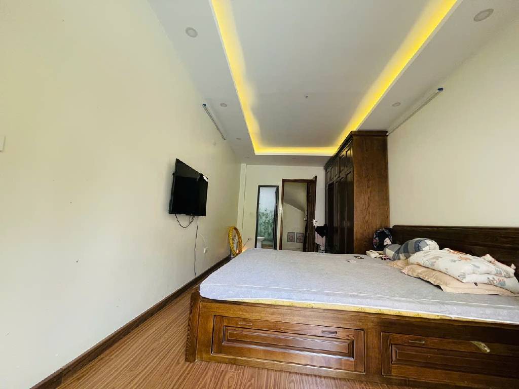 Nhà Cầu Giấy 35m², 6 tầng hiện đại, 2 mặt thoáng – Vị trí trung tâm, giá 8,2 tỷ - Ảnh 1