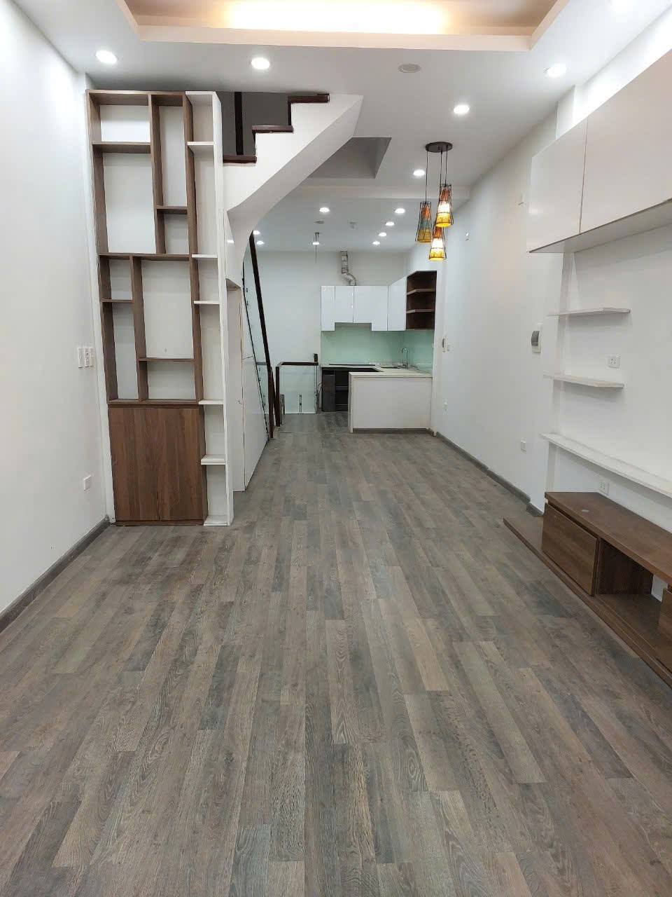 Cho thuê nhà khu phân lô Đầm Trấu, Hai Bà Trưng 50m x 5T, 5 phòng giá 23tr, ô tô tránh - Ảnh 2