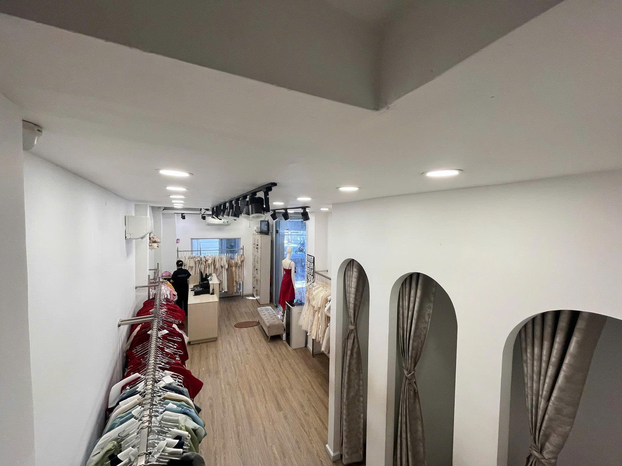 Minh cần sang nhượng shop thời trang Địa chỉ : Lê Văn Sỹ, Phường 14, Quận 3 - Ảnh 3