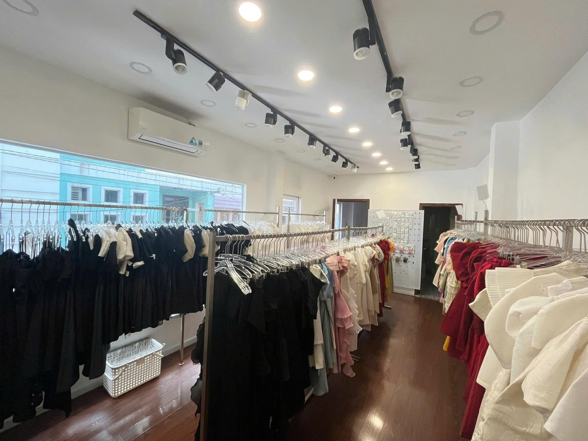 Minh cần sang nhượng shop thời trang Địa chỉ : Lê Văn Sỹ, Phường 14, Quận 3 - Ảnh 1