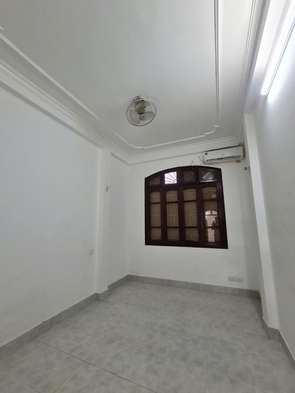 Cho thuê nhà 4 tầng,5 ngủ,4 wc ngõ 120 Trần Cung gần Bệnh viện E,Đh Điện lực - Ảnh 3