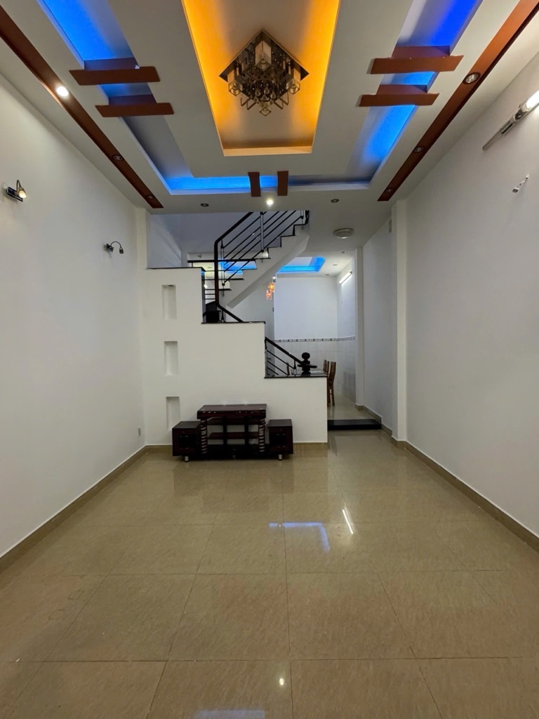 BÁN NHÀ 2 TẦNG HẺM XE HƠI NGAY LÊ VĂN QUỚI KẾ TÂN PHÚ CHỈ 5.4 TỶ - Ảnh 2