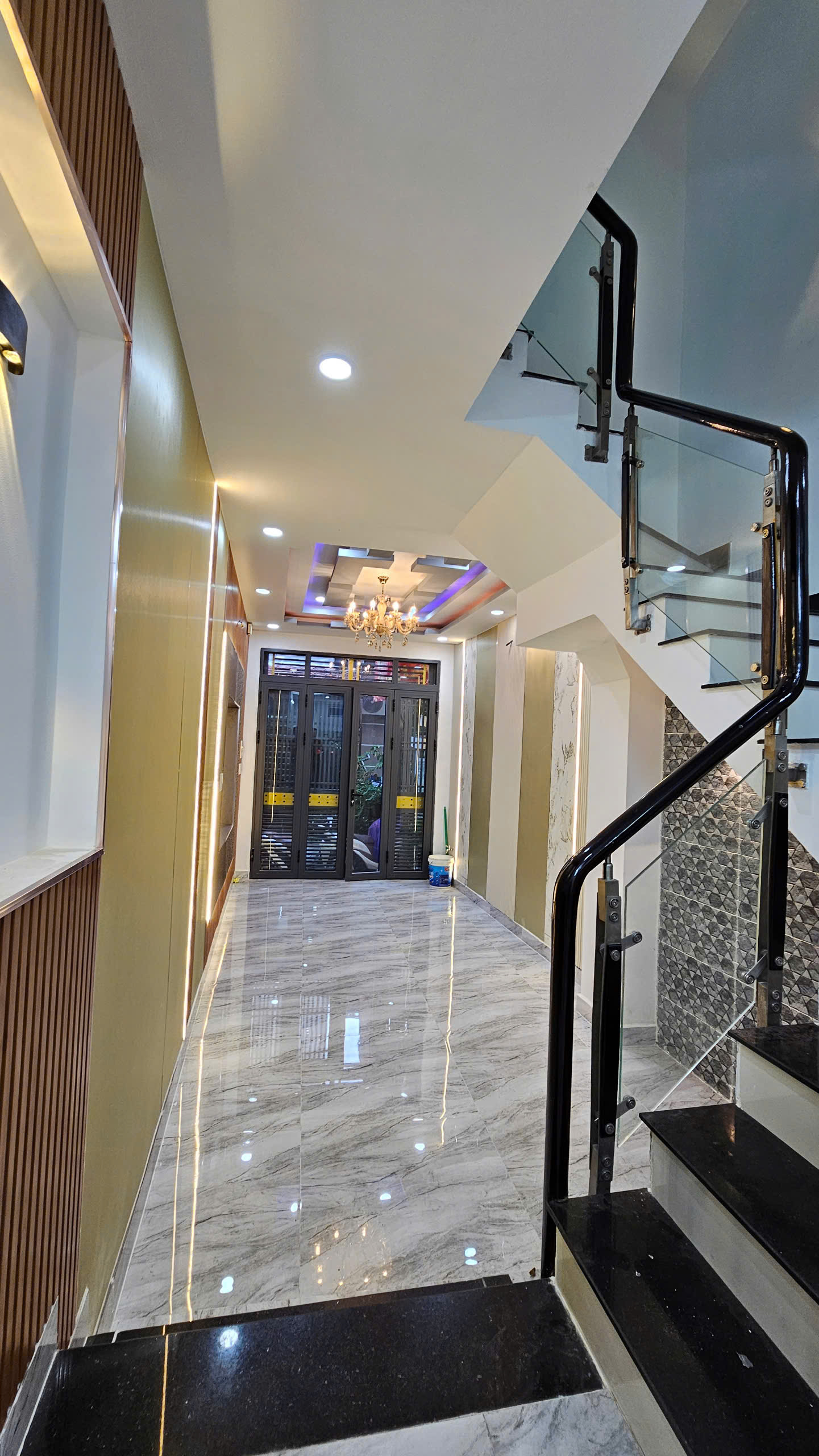 Mặt tiền đường số<br>Khánh Hội Tân Vĩnh <br>Trung tâm Q 4  <br>CÓ 5 TỶ THU NHẬP 300 TRIỆU - Ảnh chính