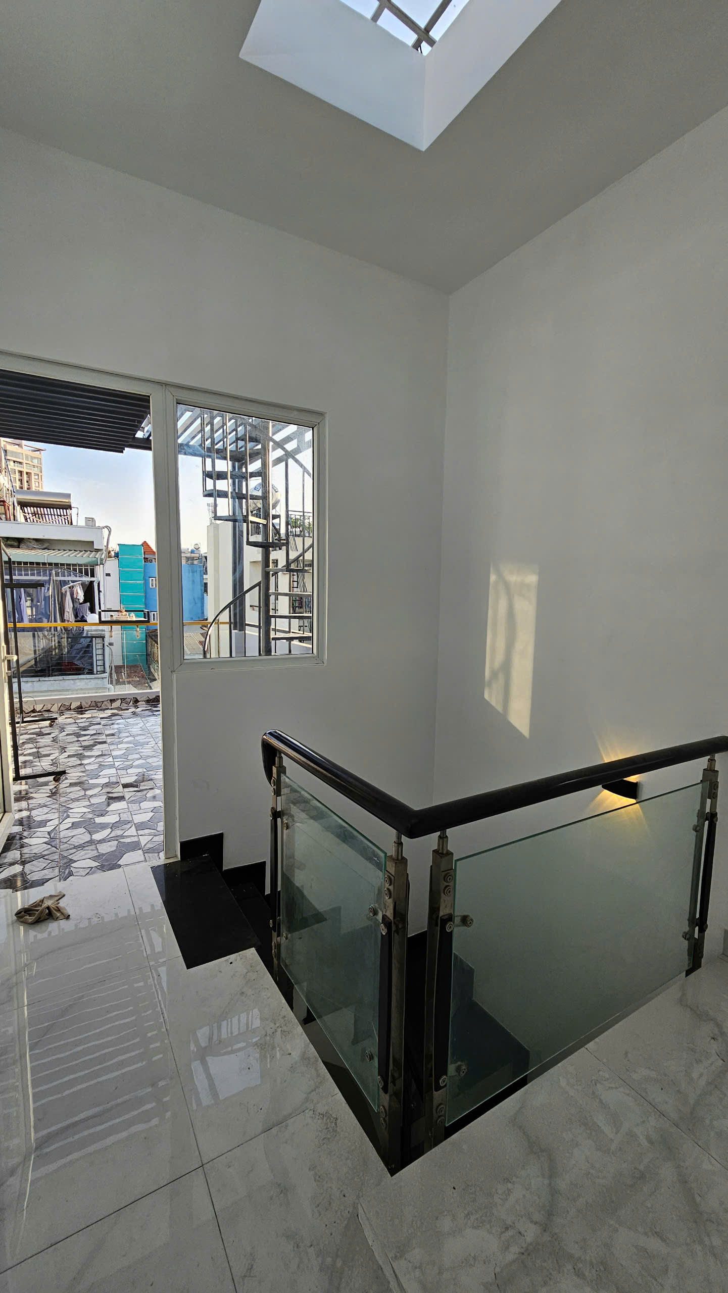 Mặt tiền đường số<br>Khánh Hội Tân Vĩnh <br>Trung tâm Q 4  <br>CÓ 5 TỶ THU NHẬP 300 TRIỆU - Ảnh 3