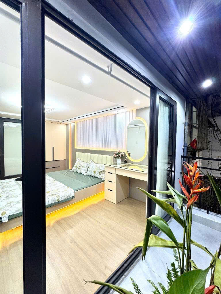 Đường Láng dt 45 m, 4 tầng, 3 ngủ khép kín, vuông vắn, ngõ 3,5 m, 20 m ra mặt phố Láng, vị trí đẹp, - Ảnh 2