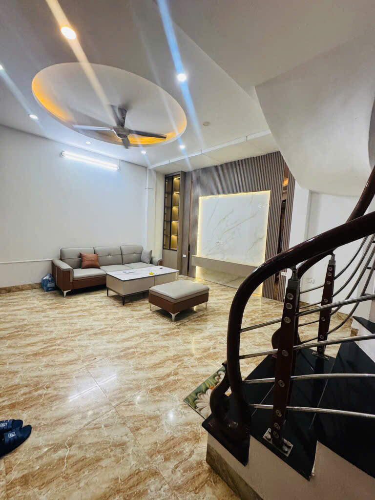 Đường Láng dt 45 m, 4 tầng, 3 ngủ khép kín, vuông vắn, ngõ 3,5 m, 20 m ra mặt phố Láng, vị trí đẹp, - Ảnh 4