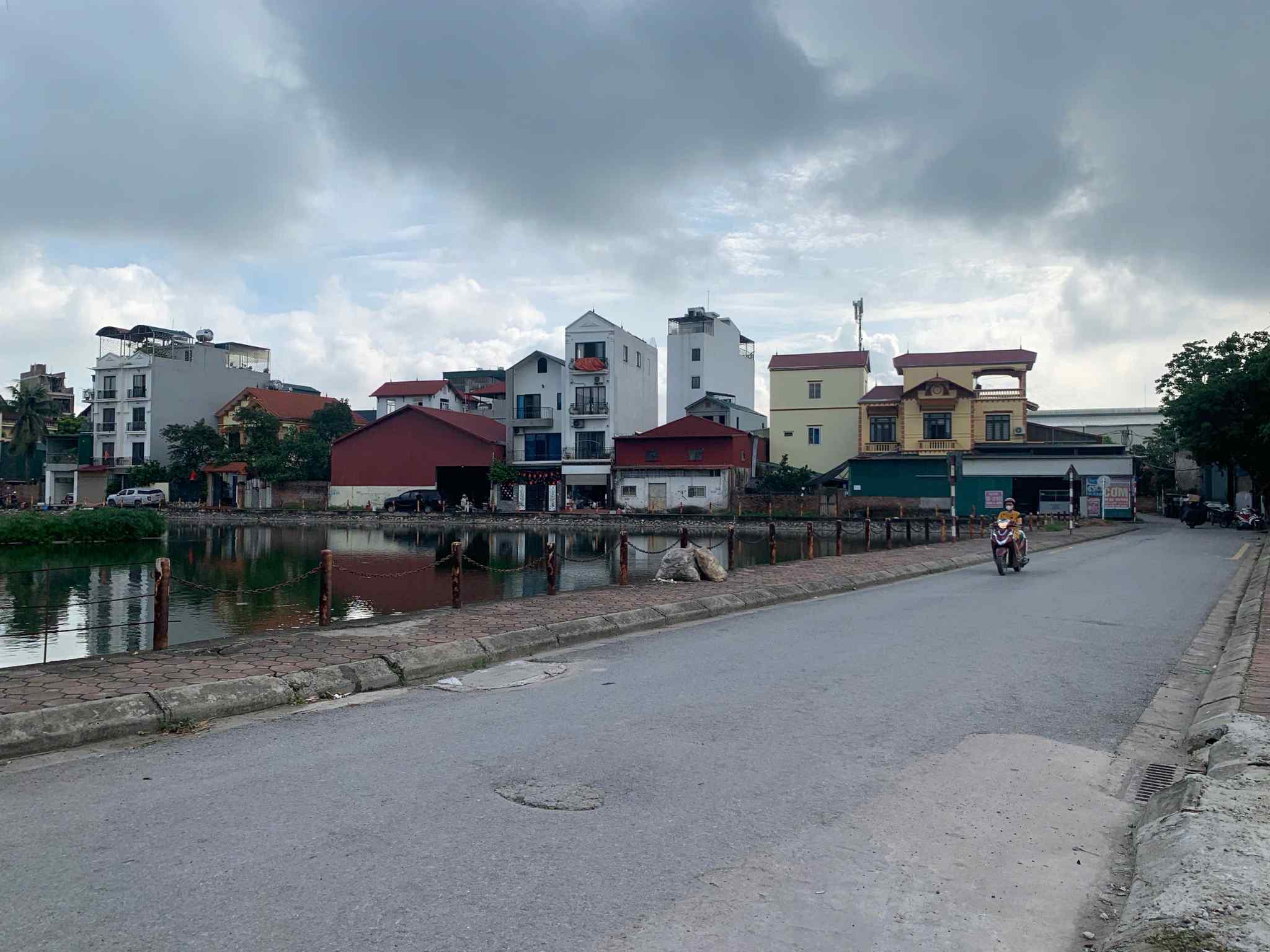 bán nhà Cổ Linh-Bát Khối, 158m, mặt tiền 10.5m, ôtô tránh, nở hậu, full thổ cư - Ảnh 2