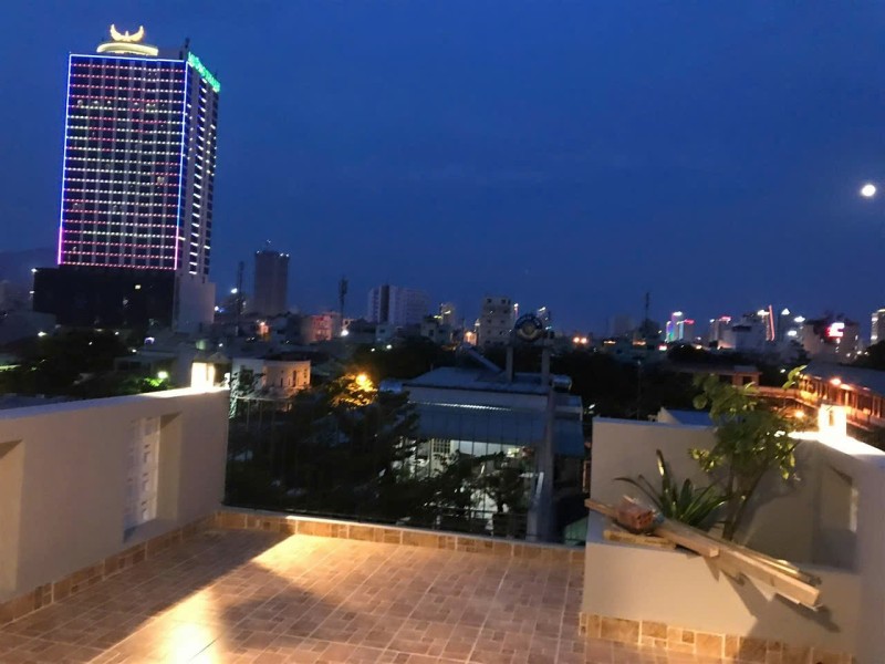 ► Toà Căn Hộ ngay Cầu Tình Yêu sát Sông Hàn, 80m2, 5 tầng, 8 căn hộ, đang KD - Ảnh 2