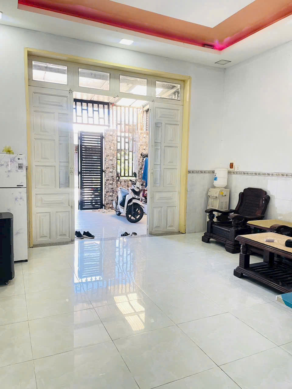 Bán nhà SR, TC, DT 5 X 28, P.Tân Phong, đường 6m thông, chỉ 3,2 tỷ - Ảnh 1