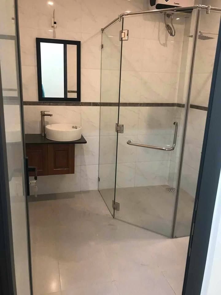 GIÁ RẺ - NHÀ ĐẸP 3 TẦNG , DT 106M2, MT PHƯỚC TƯỜNG SÁT TÔN ĐẢN - CẨM LỆ - CHỈ 4.69 TỶ - Ảnh 4