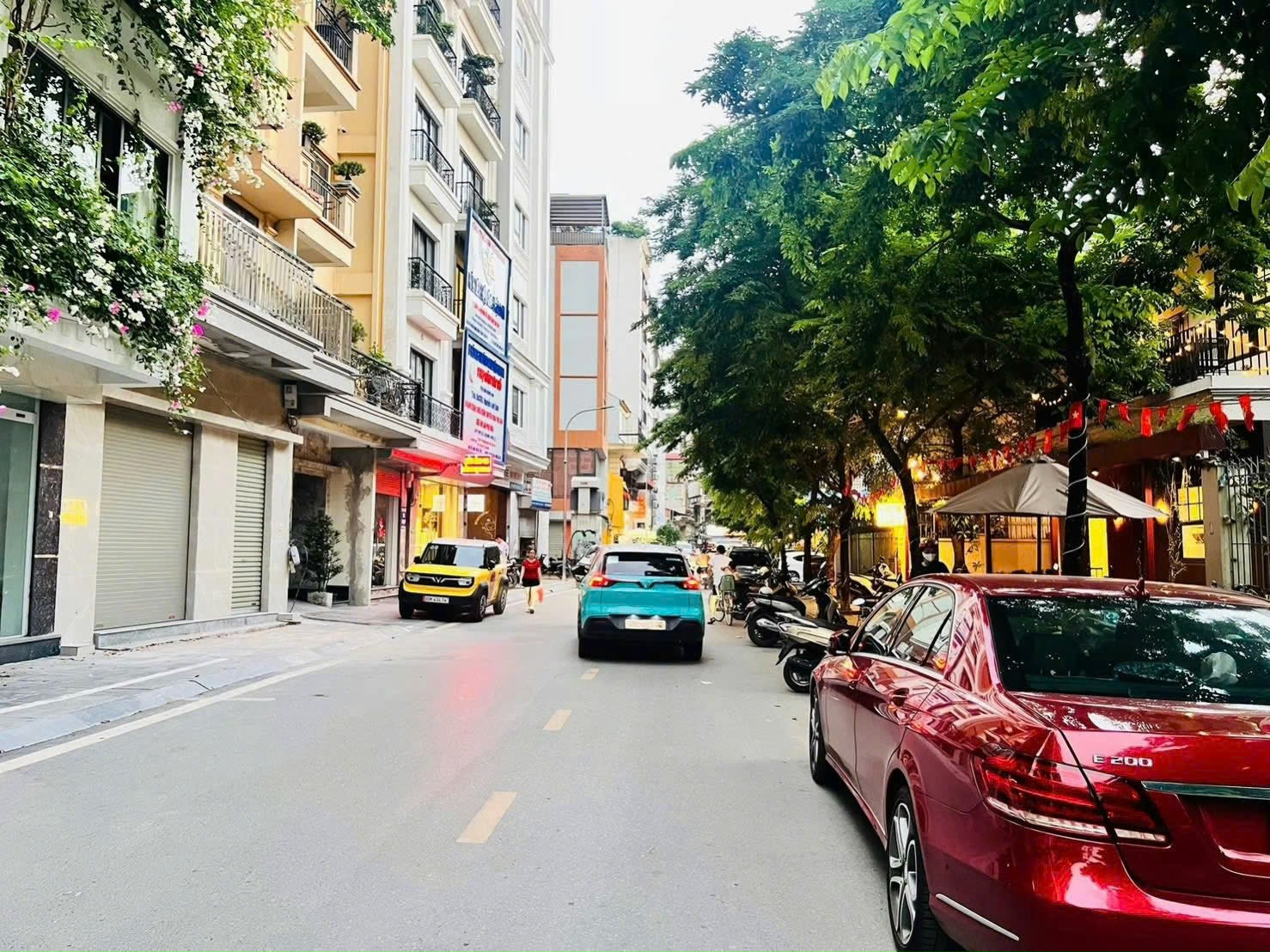 BÁN NHÀ MẶT PHỐ VÕNG THỊ, TÂY HỒ - 190M² - MT 14.5M - VỈA HÈ Ô TÔ TRÁNH - GIÁ 115 TỶ - Ảnh chính