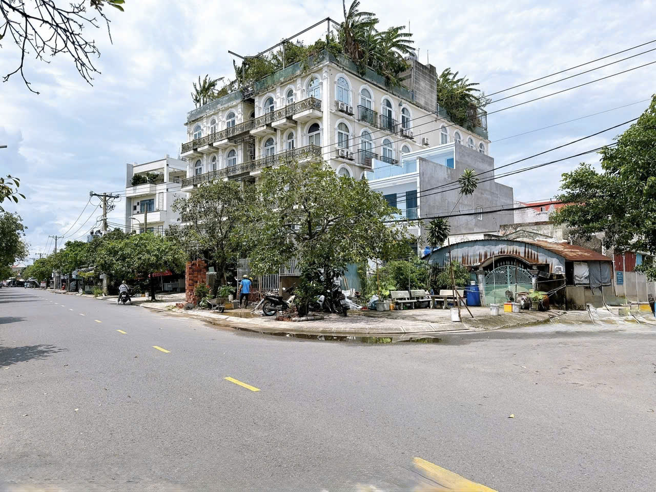 Bán nhà Mặt Tiền , Lô Gốc ,Phạm Hùng nối dài <br>300 m2 ,ngang 15m chỉ 16,5 tỷ - Ảnh chính