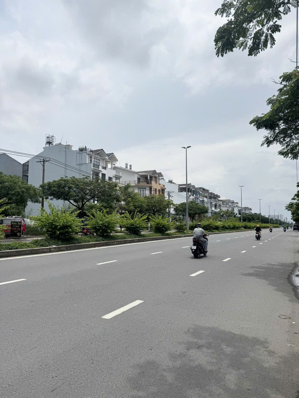 Bán nhà Mặt Tiền , Lô Gốc ,Phạm Hùng nối dài <br>300 m2 ,ngang 15m chỉ 16,5 tỷ - Ảnh 2