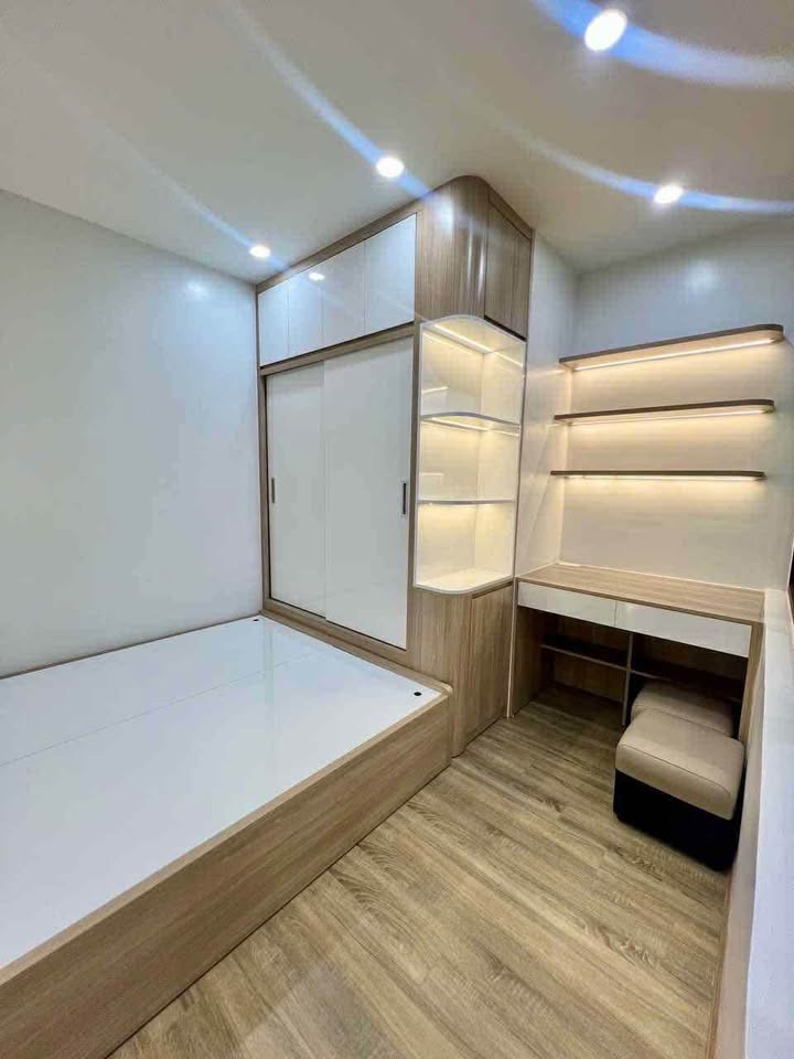 Bán căn hộ khu tập thể ĐHSP Hà Nội, Trần Quốc Hoàn 100m2, 4,63 tỷ, 3 ngủ, 2 thoáng, Cầu Giấy - Ảnh 1