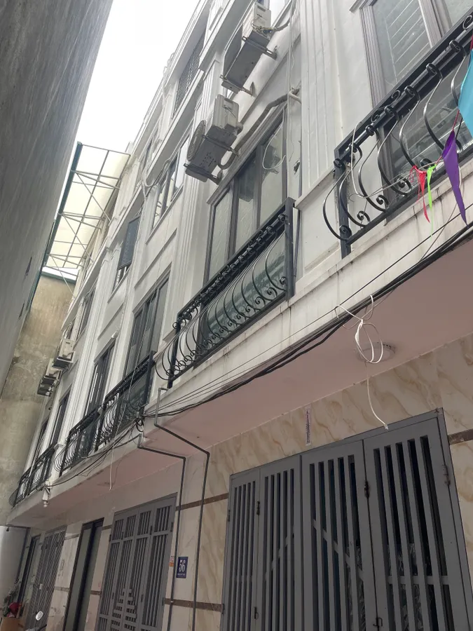 Bán nhà Quyết Thắng - Hà Đông,41mx4 tầng  nhà đẹp long lanh, 30m ra Ô tô tránh, khu vực đông dân cư - Ảnh 1
