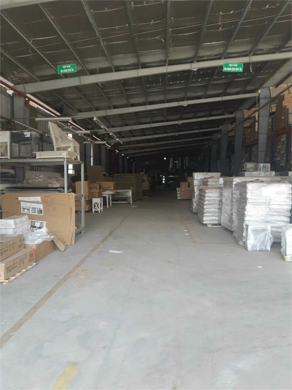 nhà xưởng sản xuất phù hợp lưu kho vận hành chuỗi cung ứng hàng hóa. cạnh cảng biển - Ảnh 2