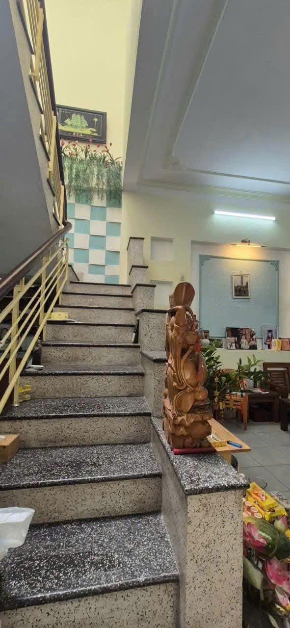 Bán nhà 2 tầng đường 7m5 mặt tiền    Nguyễn Xí, Đà Nẵng.<br>Diện tích đất :    100m, ngang 5m - Ảnh 2