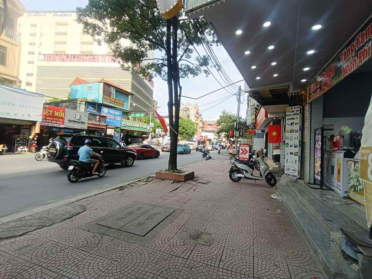 MẶT PHỐ 2 MẶT TIỀN - 6 TẦNG - DÒNG TIỀN HƠN 50 TRIỆU/THÁNG - GẦN 10 TRƯỜNG ĐẠI HỌC - Ảnh chính