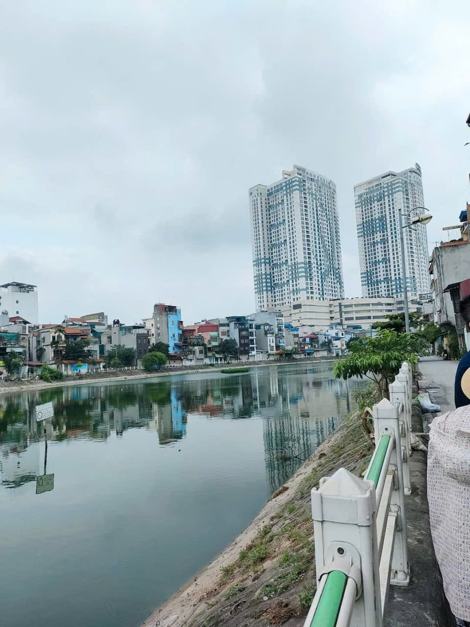 Bán nhà 3 tầng, mặt view hồ Tai Trâu, Ngọc Lâm, kinh doanh, dòng tiền - Ảnh chính