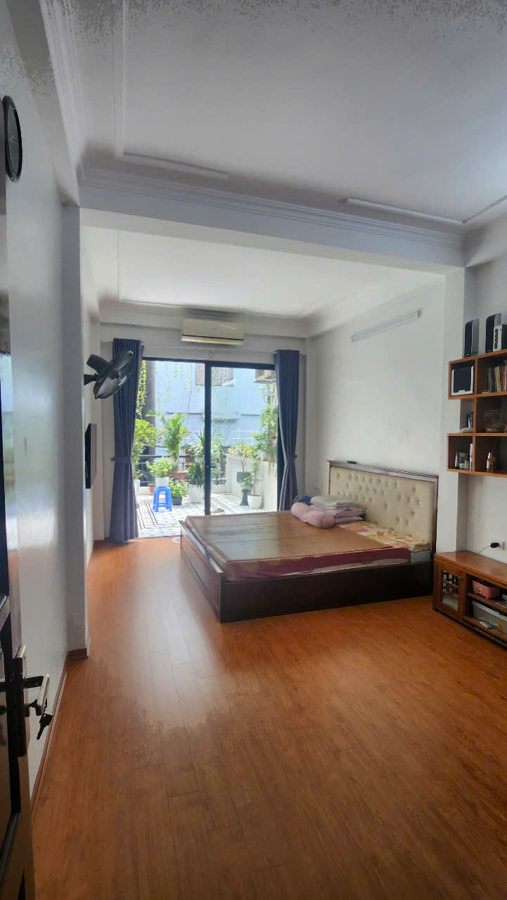 Nhà đẹp Hiếm PHỐ Phúc-Tân Hoàn Kiếm Hà Nội, 4 tầng, ô tô đỗ cửa, sân cổng, ba bước tới hồ Hoàn - Ảnh 1