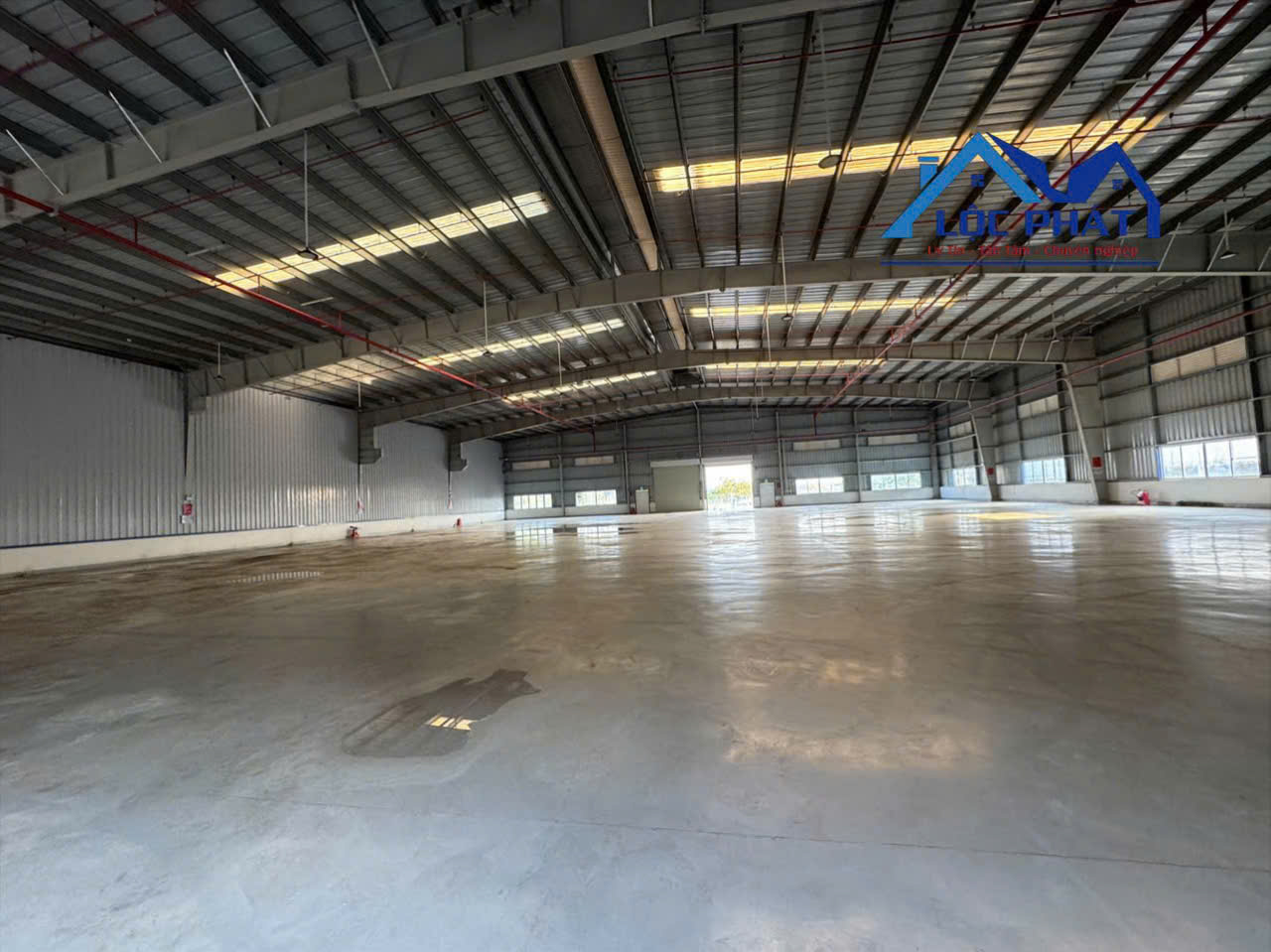 Xưởng 2.000m2 KCN Long Thành, Đồng Nai cho thuê 10.000usd - Ảnh chính