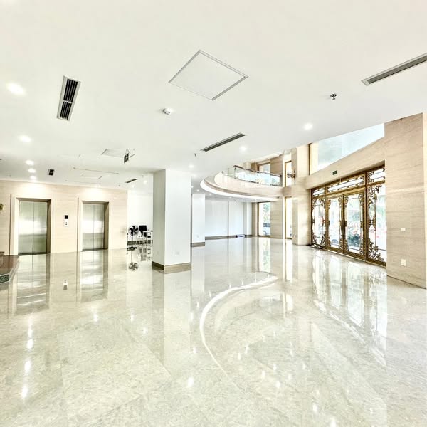 Thuê văn phòng trung tâm Cầu Giấy 82 Trần Thái Tông – Full kính, PCCC chuẩn, giá ưu đãi - Ảnh chính