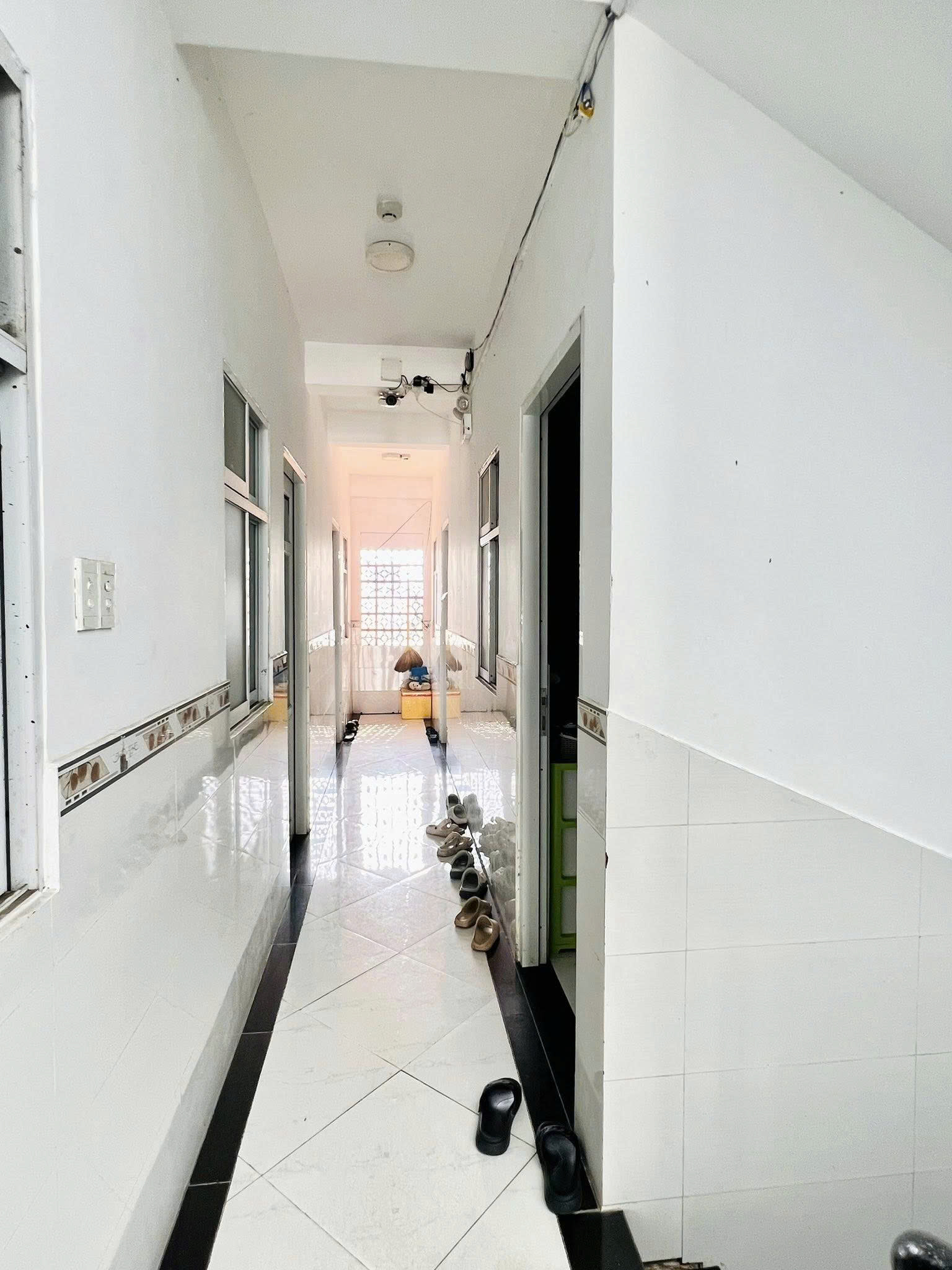Bán nhà Tòa nhà 7 Tầng, hẻm 6m Lê Văn Huân, 8x28m, có 45 CHDV, khoán 135tr, 34 tỷ. - Ảnh 2