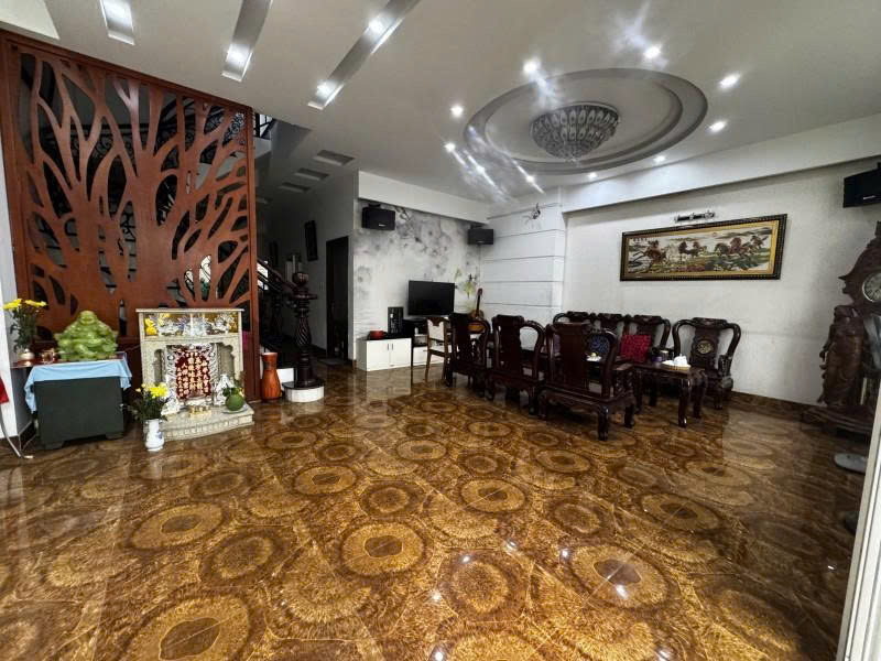 Bán nhà Mặt tiền Trung Lang, ngay Khu Bàu Cát, Đồng Đen, 7,3x24m, 4 T -  6PN, 19,9 tỷ. - Ảnh 1