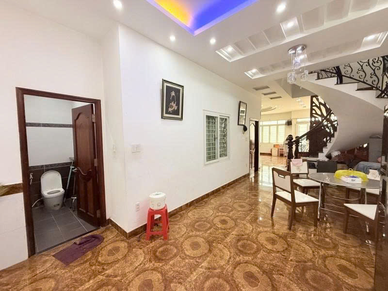 Bán nhà Mặt tiền Trung Lang, ngay Khu Bàu Cát, Đồng Đen, 7,3x24m, 4 T -  6PN, 19,9 tỷ. - Ảnh chính