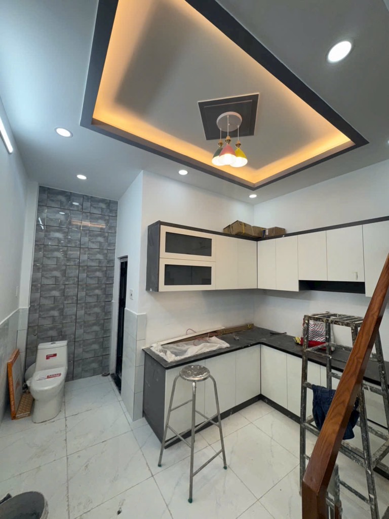 Bán nhà mặt tiền đường 10m, gần Nguyễn Sơn, Tân Phú, 48m2 (4x12), 2 tầng đẹp, chỉ hơn 5 tỷ - Ảnh 2