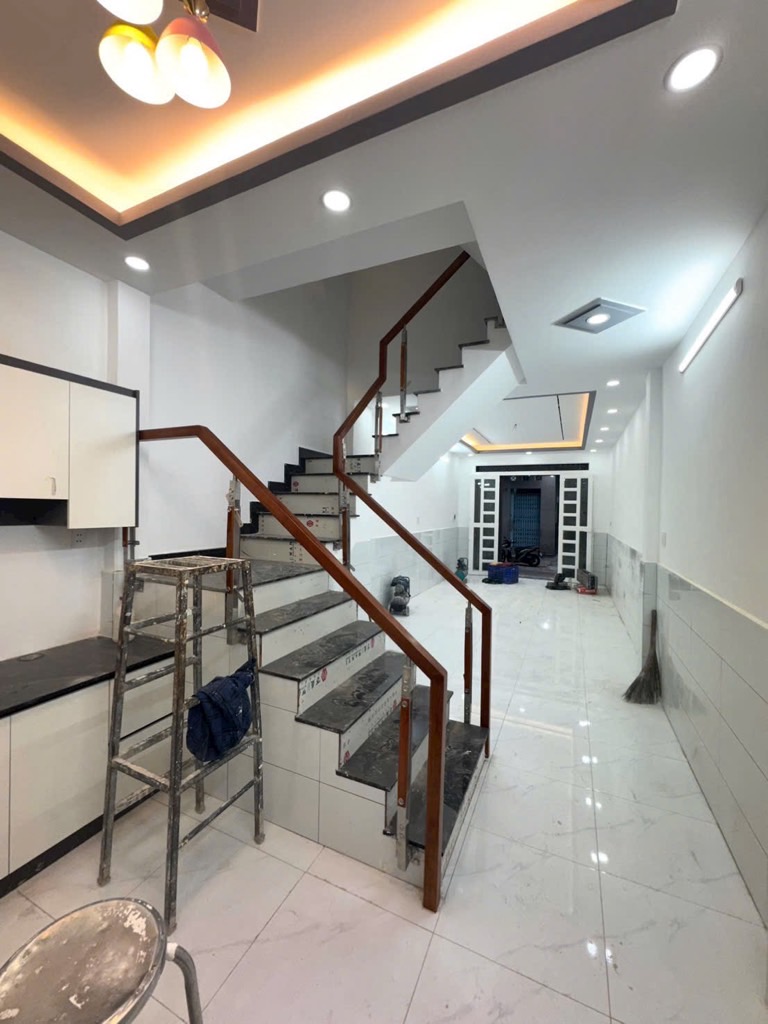 Bán nhà mặt tiền đường 10m, gần Nguyễn Sơn, Tân Phú, 48m2 (4x12), 2 tầng đẹp, chỉ hơn 5 tỷ - Ảnh 3