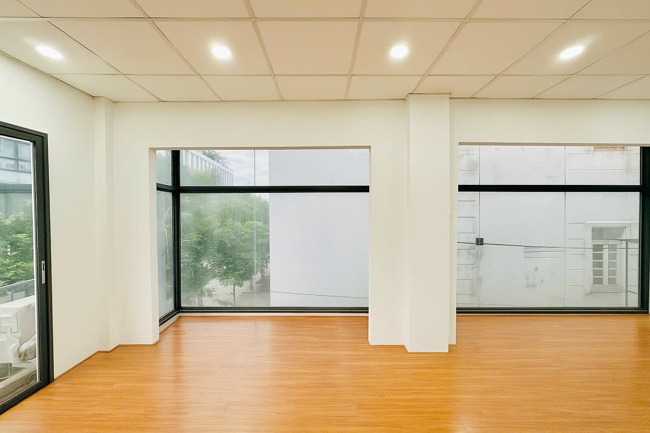 8 Tỷ nhỉnh: MẶT TIỀN Quận 10 cư xá Đồng Tiến, căn góc 2 mặt tiền 3 tầng, thu nhập 1Ty3. 0933910039 - Ảnh 1