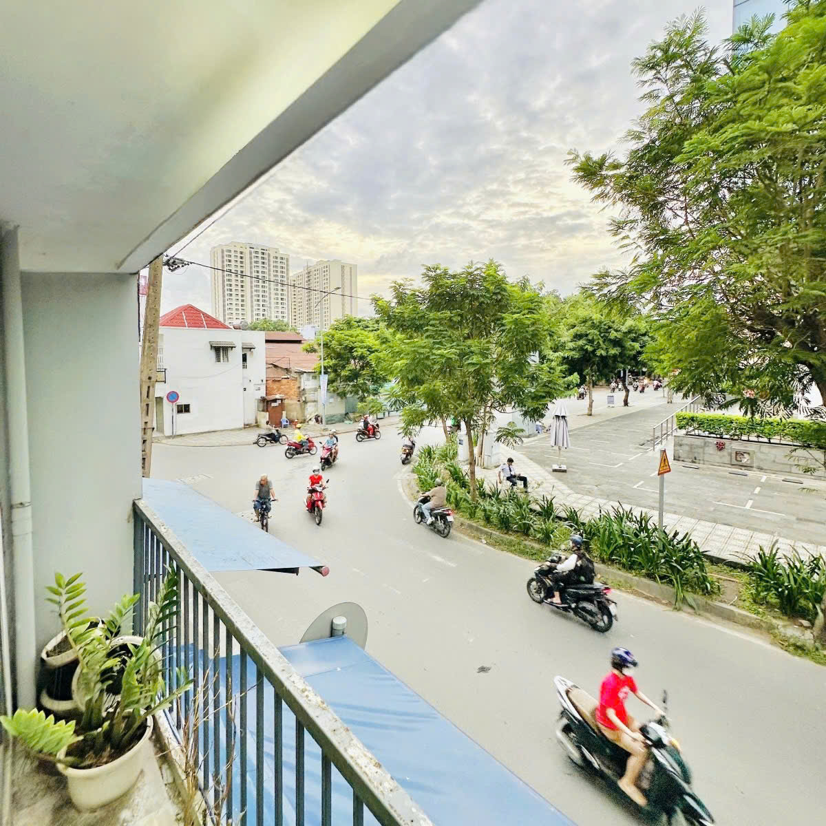 8 Tỷ nhỉnh: MẶT TIỀN Quận 10 cư xá Đồng Tiến, căn góc 2 mặt tiền 3 tầng, thu nhập 1Ty3. 0933910039 - Ảnh 2