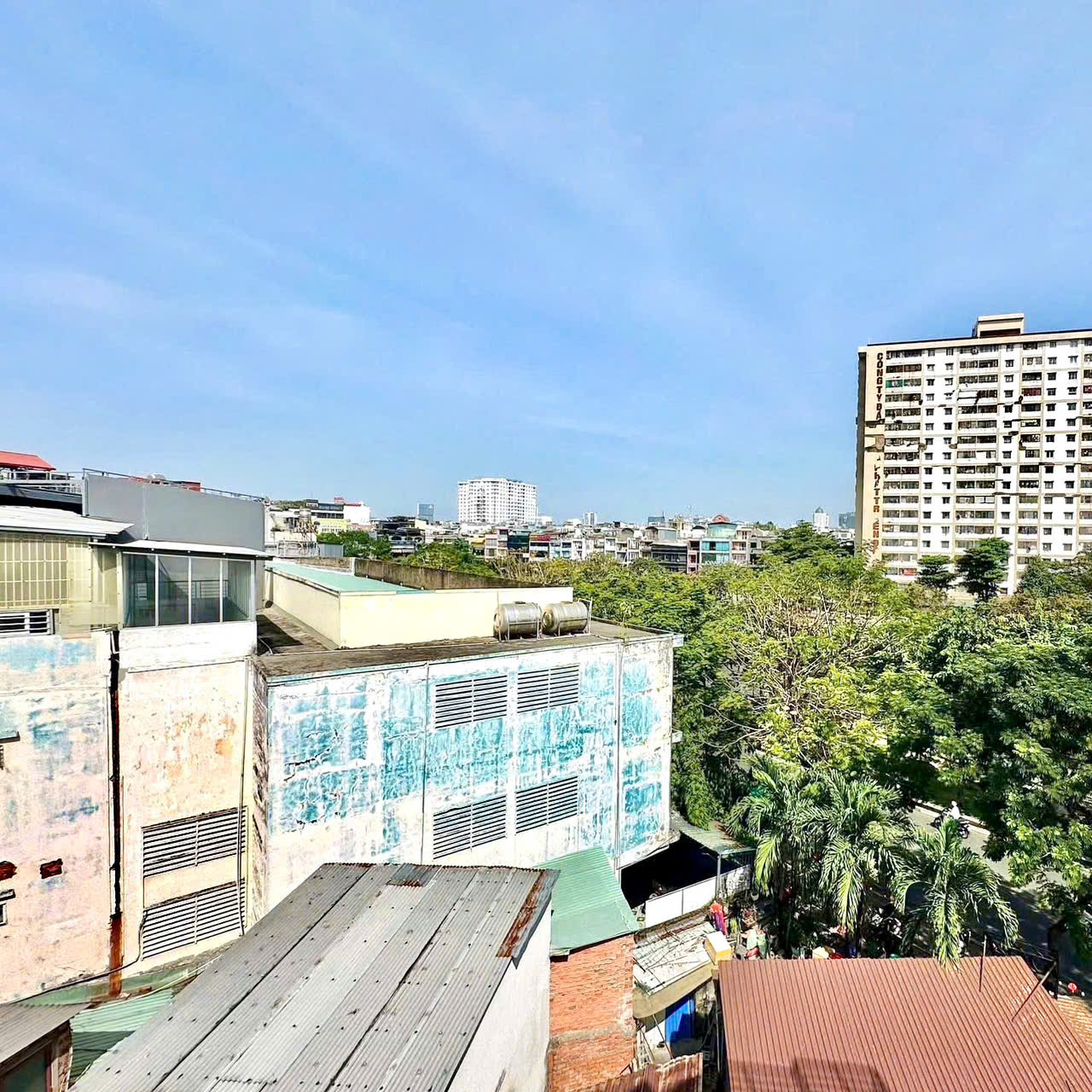 35 Triệu: thuê nguyên căn Quận 1 TRẦN KHÁNH DƯ- xe hơi trong nhà- 5m Ngang 5 tầng nhiều cửa sổ lớn - Ảnh 4