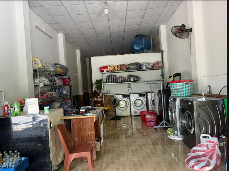 SANG NHƯỢNG TIỆM GIẶT ỦI HOẠT ĐỘNG GẦN 10 NĂM TẠI CHỢ HÒA KHÁNH, ĐÀ NẴNG - Ảnh chính