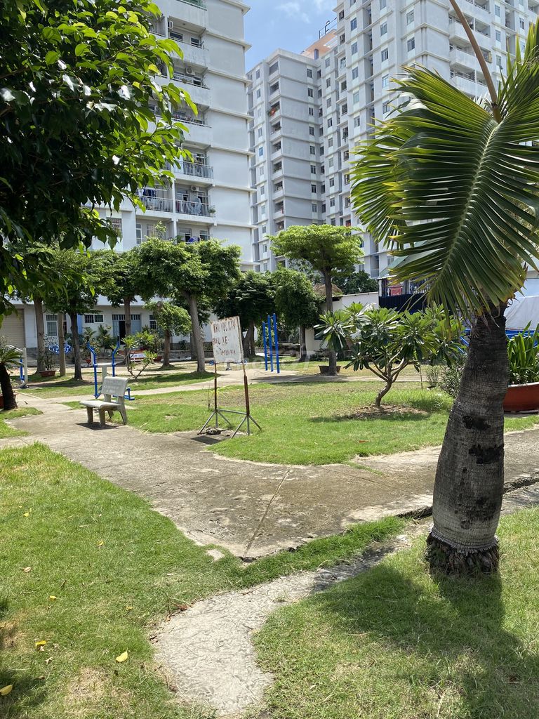 Cần bán gấp căn hộ được chính chủ ở kỹ, có sổ hồng: 68m2, 2PN, 2 ban công - Ảnh 1