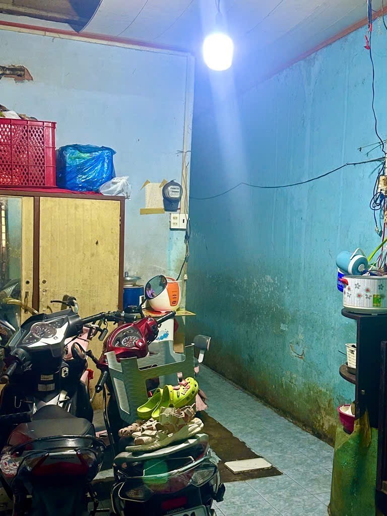 Bán nhà Mặt tiền Xóm Chiếu - giao Nguyễn Tất Thành, Q4, 10x45m, 2 Tầng cũ, 75,5 tỷ. - Ảnh 2