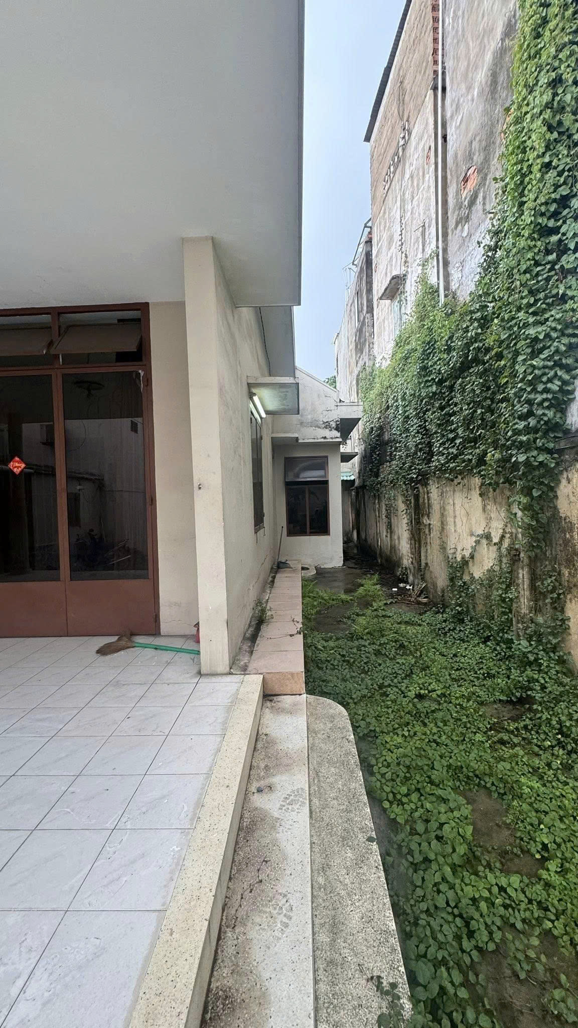 Bán nhà Mặt tiền Xóm Chiếu - giao Nguyễn Tất Thành, Q4, 10x45m, 2 Tầng cũ, 75,5 tỷ. - Ảnh 3