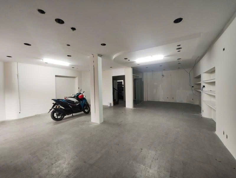 Bán nhà  Mặt tiền Kinh Dương Vương - gần Co.op Mart, 10x16m, 3 Tầng, HĐT 80tr, 29,9 tỷ. - Ảnh chính