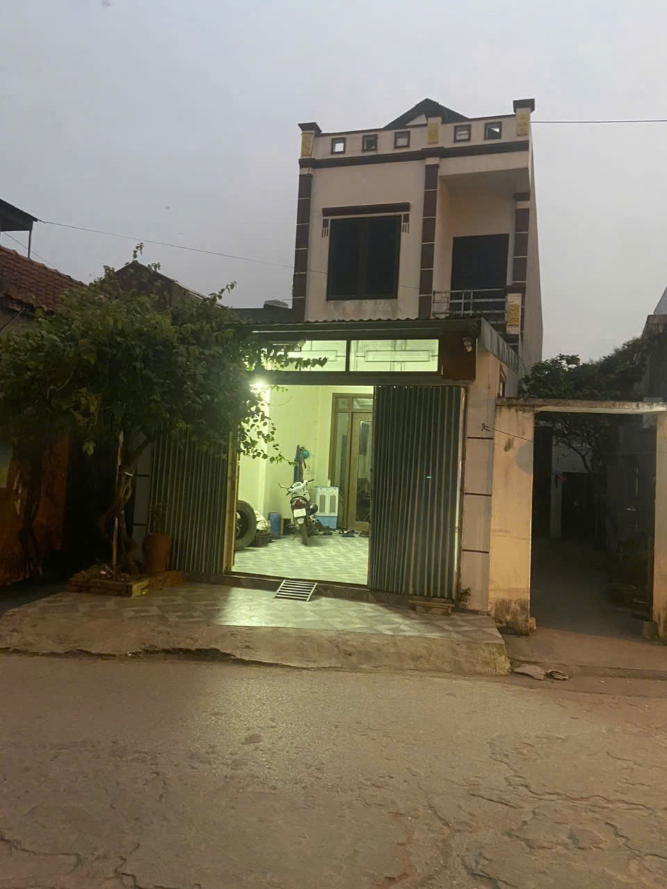 Chính Chủ Cần Bán Căn Nhà Full Nội Thất View Đẹp Tại Phường Tân Thành, TP Ninh Bình - Ảnh chính