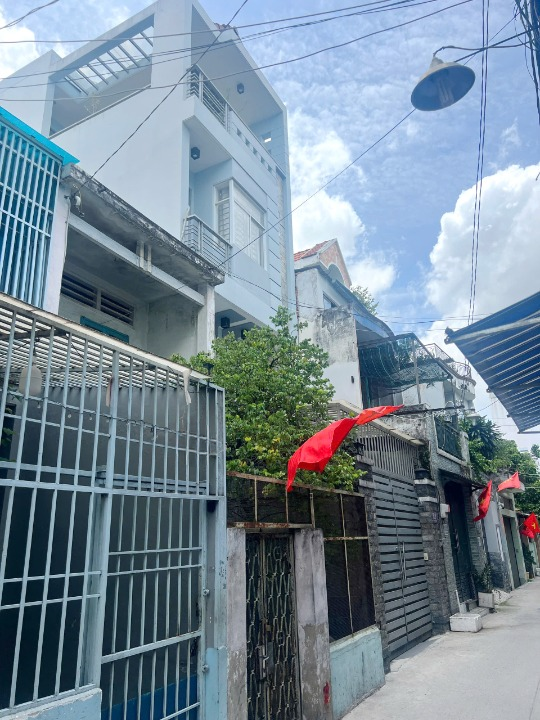 Nhà mới 5 tầng nở hậu 11.4m HXH đường Phạm Văn Chí P7Q6. Giá: 11.2 tỷ - Ảnh chính