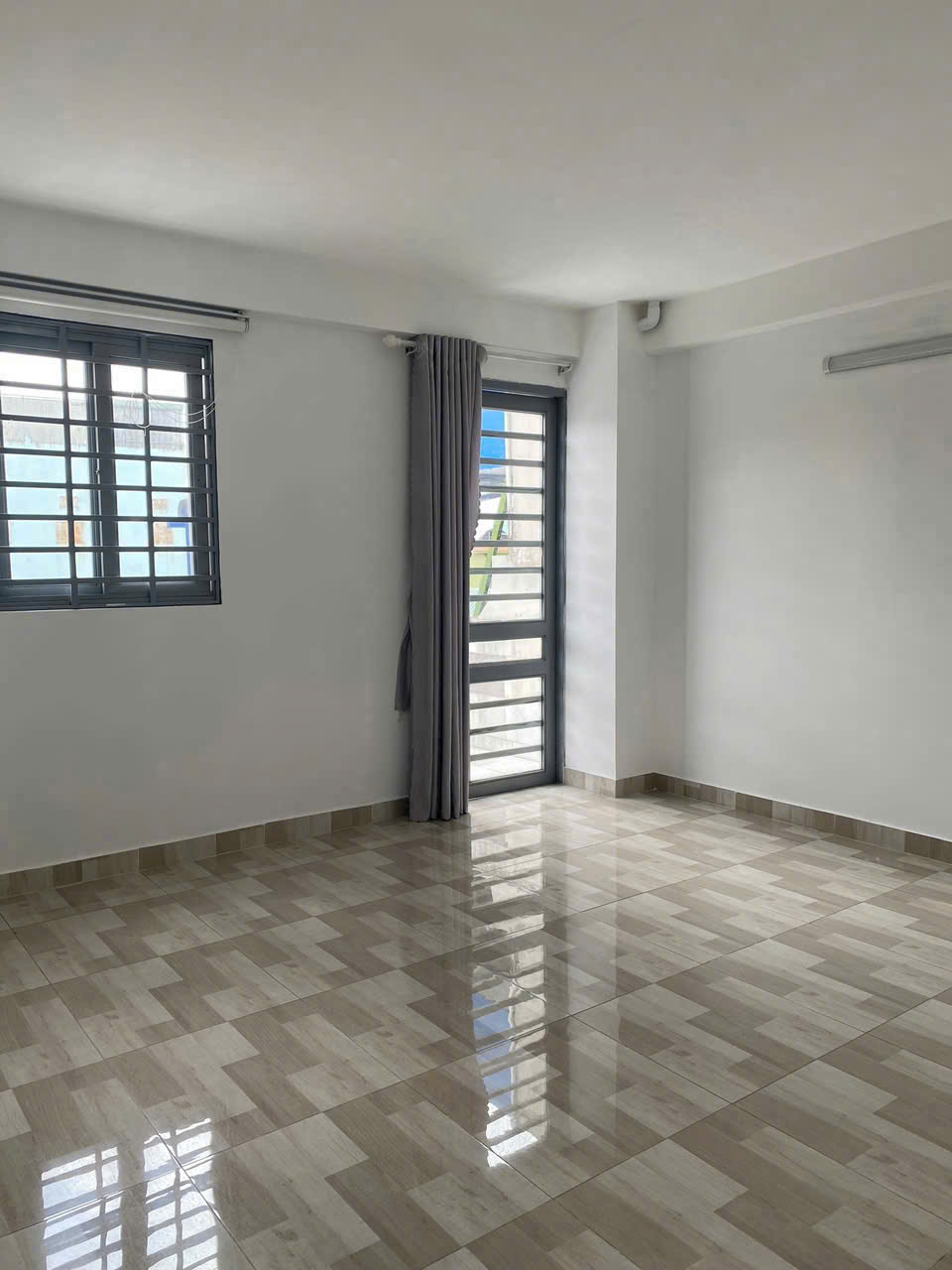 Nhà mặt tiền đường 85 Hiệp phú DT 117m, 3 tầng khu vip - Ảnh chính