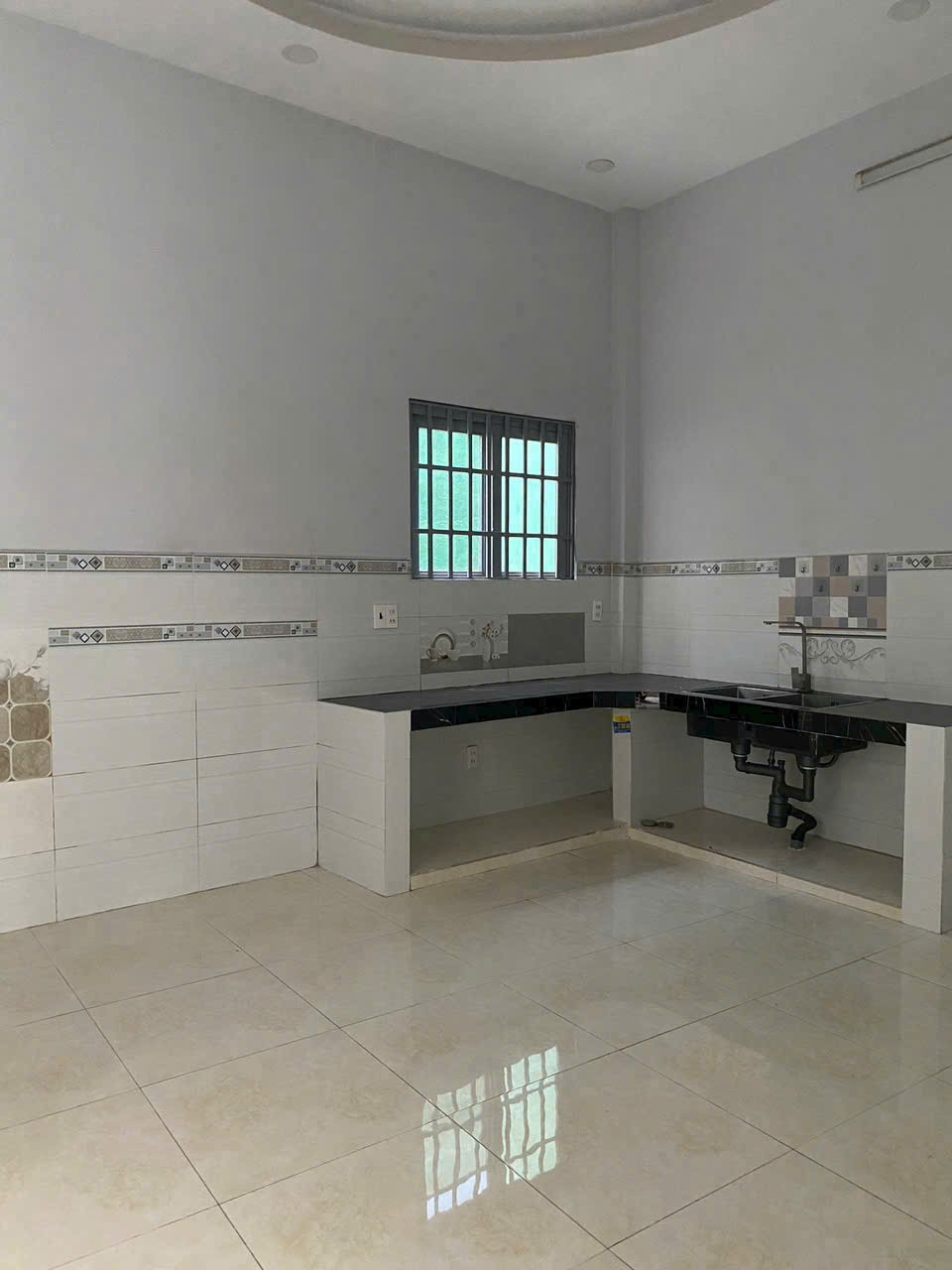 Nhà mặt tiền đường 85 Hiệp phú DT 117m, 3 tầng khu vip - Ảnh 3