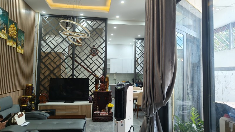 Bán nhà 3 tầng  đường Số 8, Long Phước, Q.9. DT 82m2, 3PN, SH, giá 4.6 tỷ. LH: 0933125879 - Ảnh 2