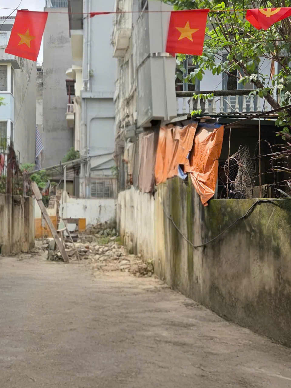 Bán Đất khu Lạc Long Quân, 85m2 Lô góc, Ngõ thông, Dòng tiền, An sinh tốt, Giá 12.5 Tỷ - Ảnh 1